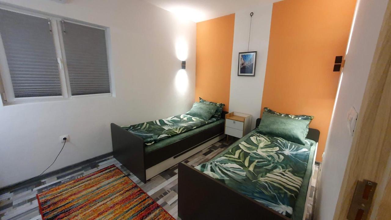 Apartament Sanny Apartment Plovdiv Ngoại thất bức ảnh